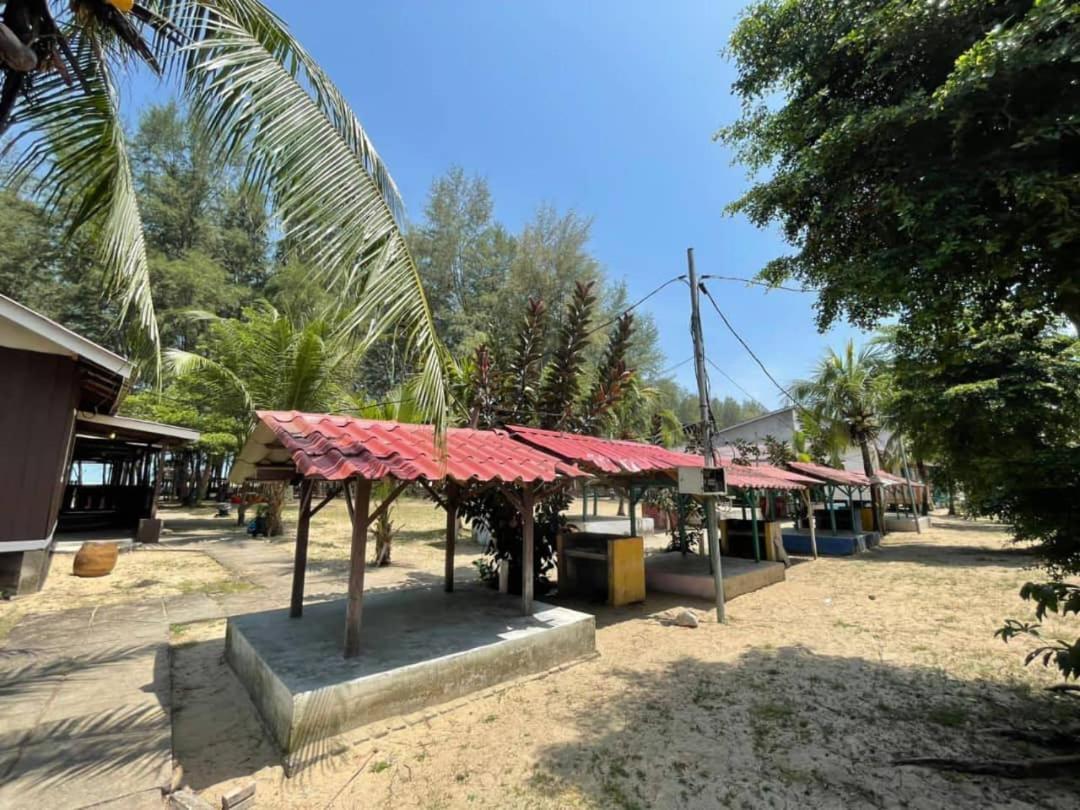 Dgeting Beach Resort Tumpat Экстерьер фото